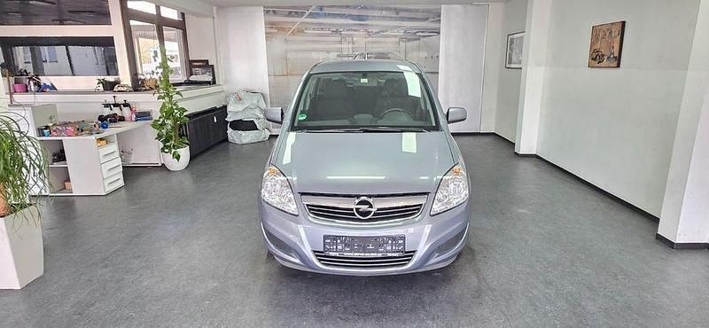 Gebraucht Opel Zafira Edition 140 PS (102 kW) 2009 Silber Van / Kleinbus