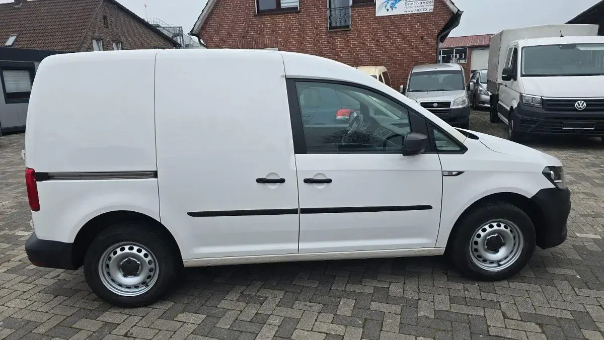 Second-hand VW Caddy 75 CP (55 kW) 2020 Alb Monovolum