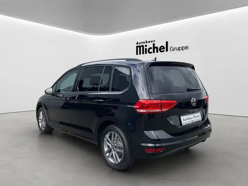 Neu VW Touran Comfortline 150 PS (110 kW) 2026 Grau Van / Kleinbus