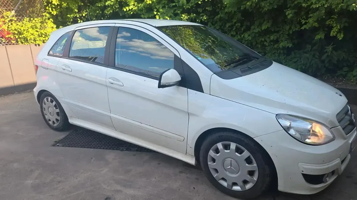 Gebraucht Mercedes B180 110 PS (80 kW) 2008 Weiß Van / Kleinbus
