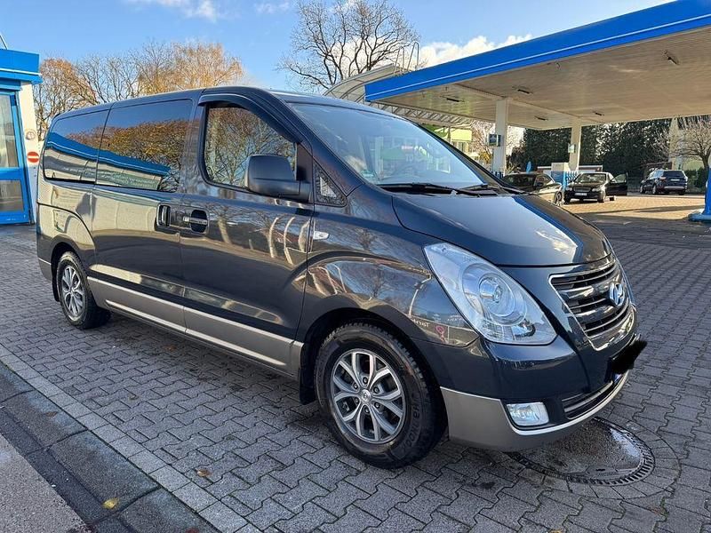 Blau Gebraucht 2016 Hyundai H-1 Van | 19.200 € - Bild 1/4