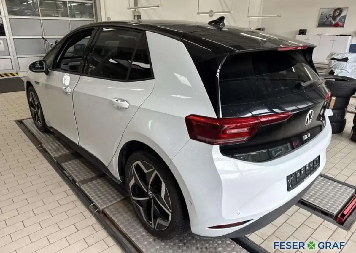 Gebraucht VW ID.3 Pro 150 kW (204 PS) 2023 Gletscherweiß Kleinwagen