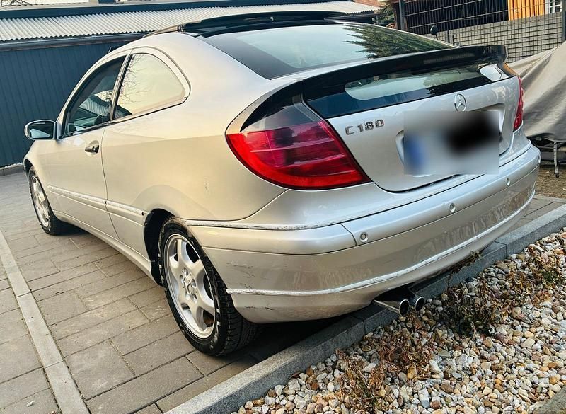 Gebraucht Mercedes C180 129 PS (94 kW) 2001 Silber Coupé