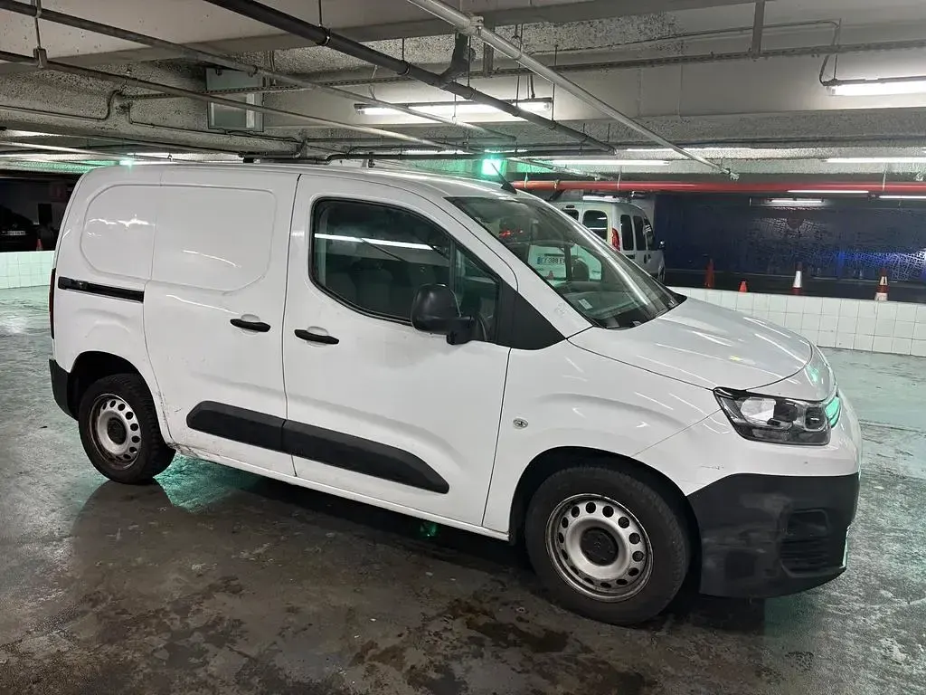 Gebraucht Citroën Berlingo Feel 102 PS (75 kW) 2020 Weiß Van / Kleinbus