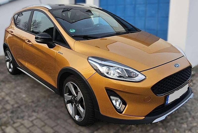 Gebraucht Ford Fiesta Active 101 PS (74 kW) 2018 Bronze Kleinwagen