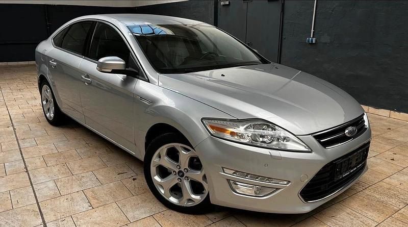 Gebraucht Ford Mondeo 160 PS (117 kW) 2011 Silber Limousine