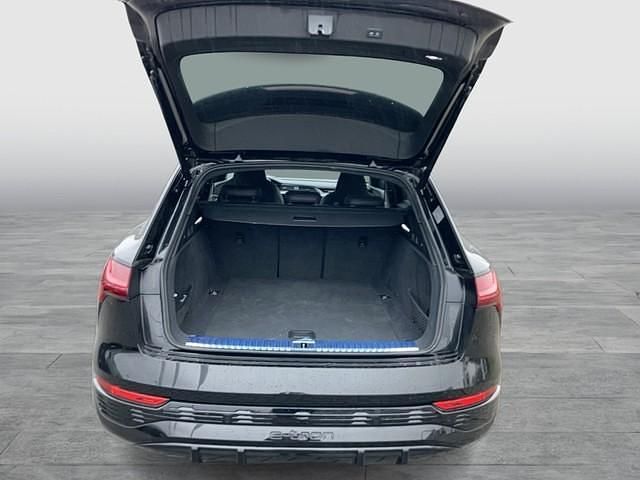 Gebraucht Audi SQ8 e-tron Ambiente 369 kW (503 PS) 2024 Mythosschwarz metallic SUV