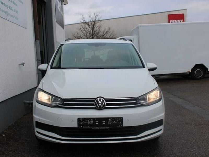 Gebraucht VW Touran Comfortline 150 PS (110 kW) 2022 Pure white Van / Kleinbus