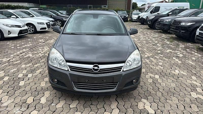 Grau Gebraucht 2009 Opel Astra Edition Limousine | 1.450 € (Superpreis) - Bild 1/4