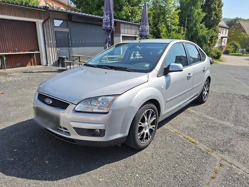 Gebraucht Ford Focus 101 PS (74 kW) 2007 Silber Limousine