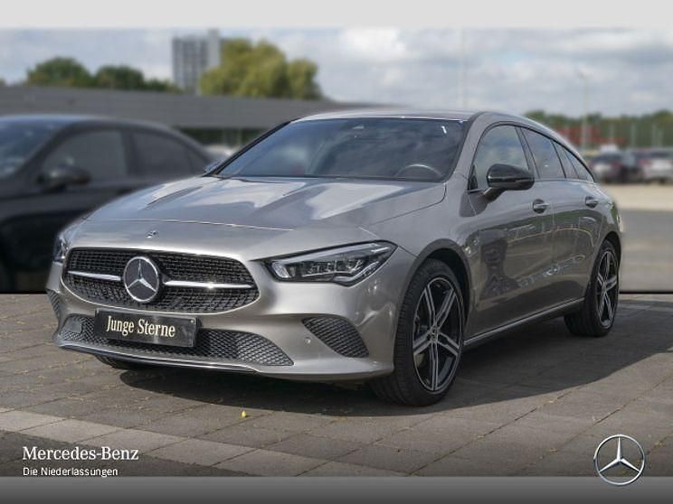 Grau Gebraucht 2020 Mercedes CLA180 Shooting Brake Kombi | 22.900 € (Fairer Preis) - Bild 1/4