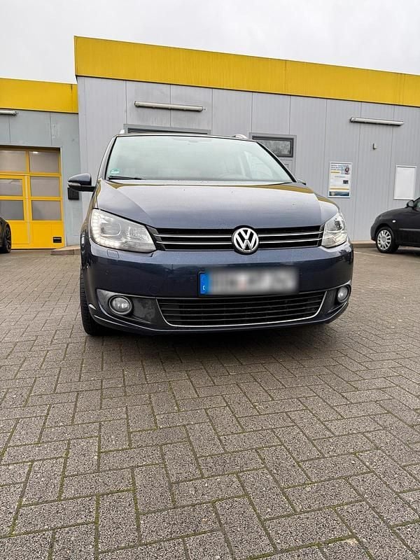 Blau Gebraucht 2010 VW Touran Van / Kleinbus | 10.499 € (Teuer) - Bild 1/4