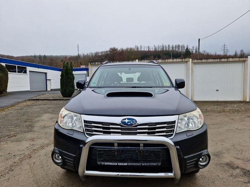 Grau Gebraucht 2010 Subaru Forester Exclusive+ SUV | 3.700 € (Superpreis) - Bild 1/4