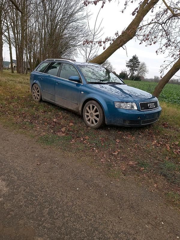 Blau Gebraucht 2002 Audi A4 S-Line Kombi | 1.500 € - Bild 1/4