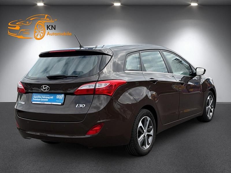 Gebraucht Hyundai i30 110 PS (80 kW) 2017 Braun Kombi