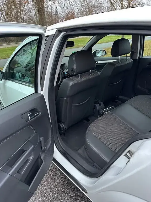 Gebraucht Opel Astra Cosmo 116 PS (85 kW) 2009 Weiß Limousine