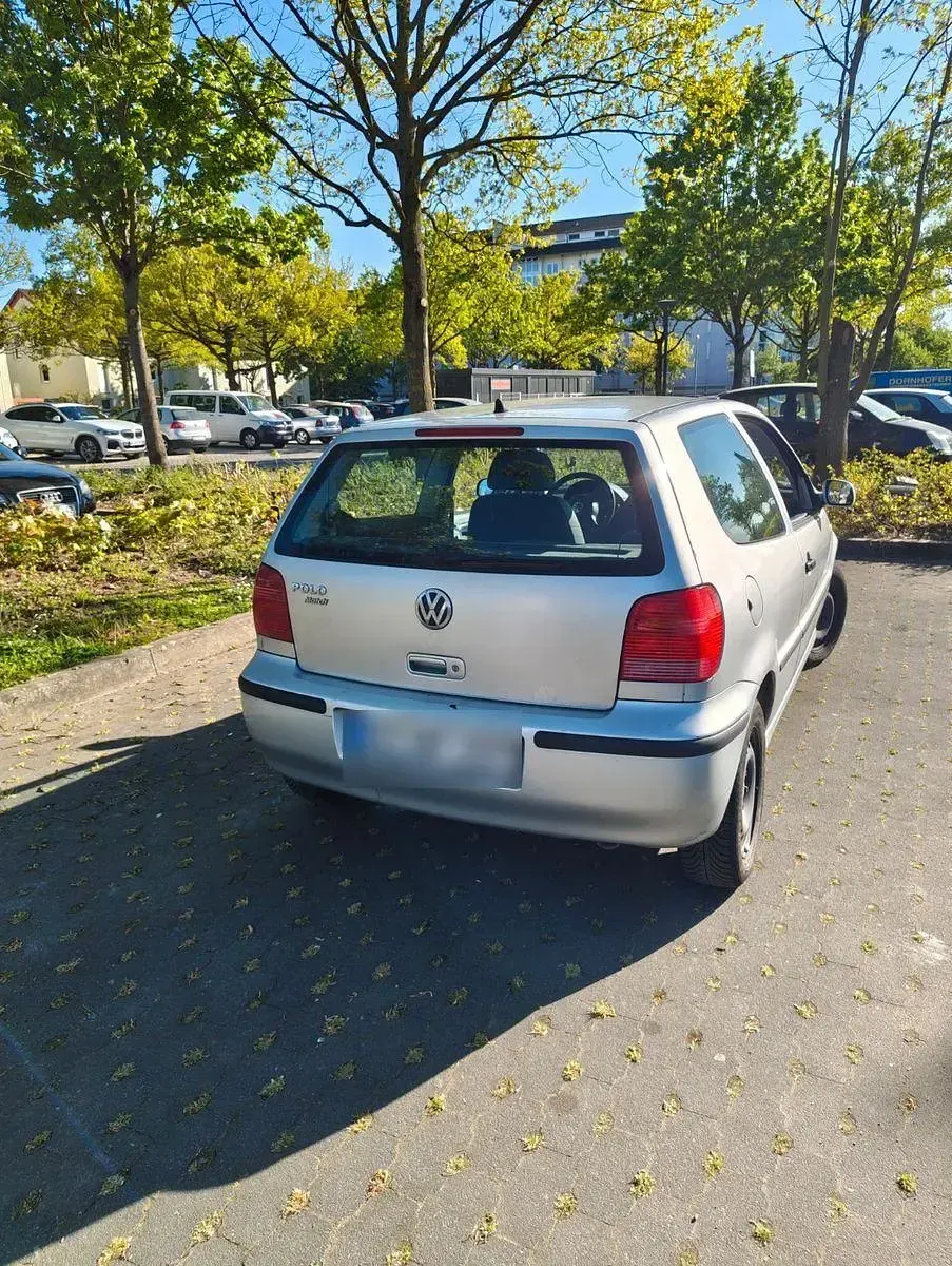 Gebraucht VW Polo Comfortline 60 PS (44 kW) 2001 Silber Limousine