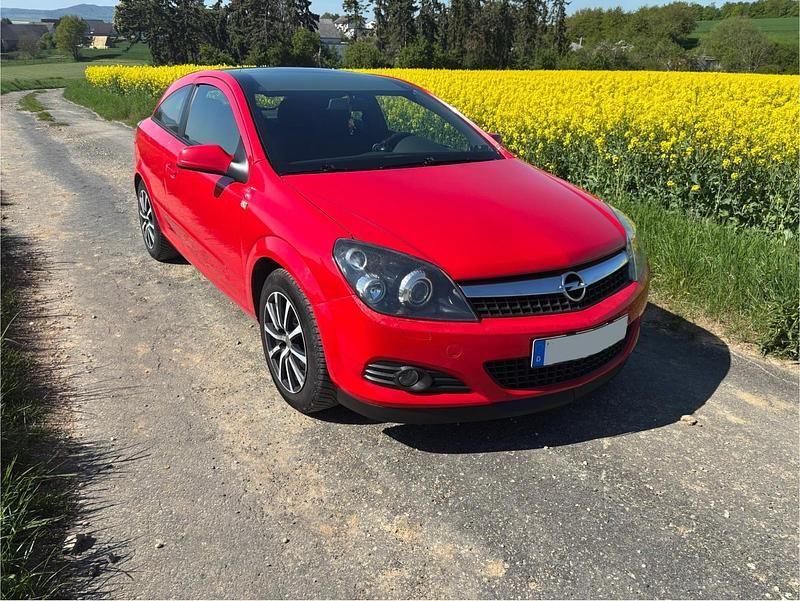 Rot Gebraucht 2007 Opel Astra GTC Coupé | 2.250 € (Fairer Preis) - Bild 1/4