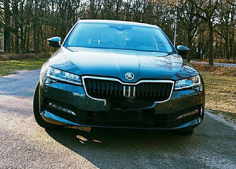 Gebraucht Skoda Superb Ambition 150 PS (110 kW) 2020 Grau Limousine