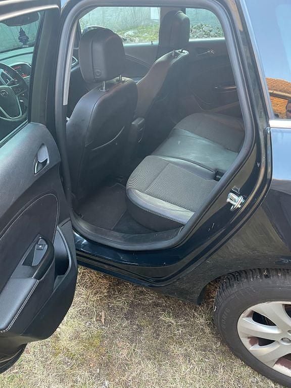 Gebraucht Opel Astra Exklusiv 140 PS (102 kW) 2014 Schwarz Kombi