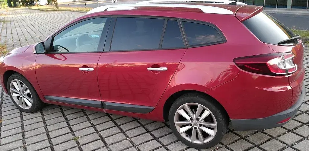 Gebraucht Renault Mégane Dynamique 131 PS (96 kW) 2010 Rot Limousine