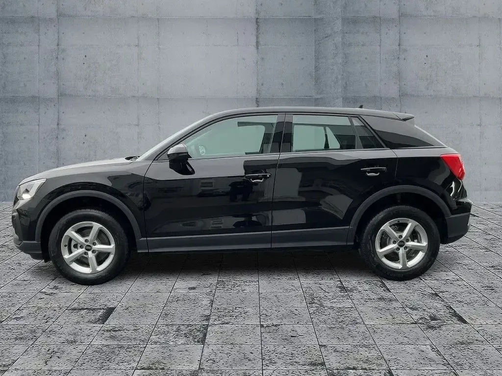 Neu Audi Q2 Basis 116 PS (85 kW) 2026 Schwarz SUV
