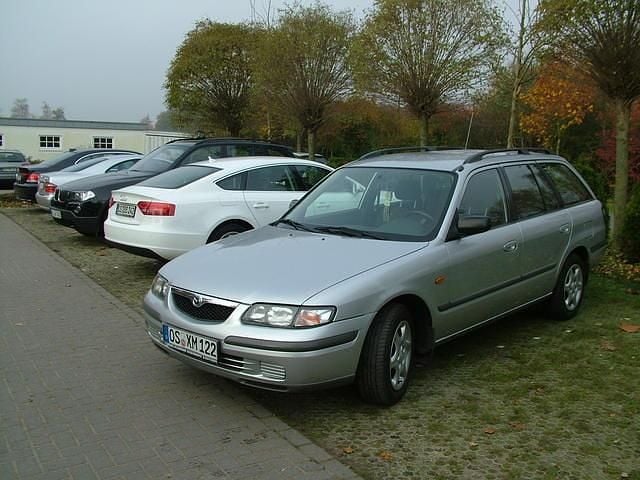 Gebraucht Mazda 626 Comfort 90 PS (66 kW) 1999 Silber metallic Kombi