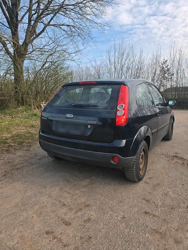 Gebraucht Ford Fiesta 69 PS (50 kW) 2006 Blau Kleinwagen