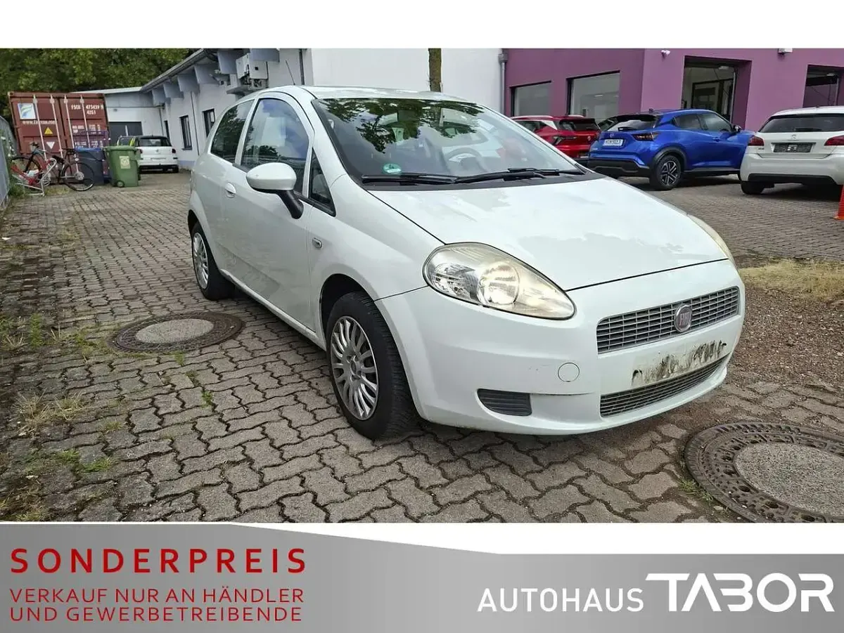 Gebraucht Fiat Grande Punto 65 PS (47 kW) 2011 Colore esterno (bianco divino) Kleinwagen