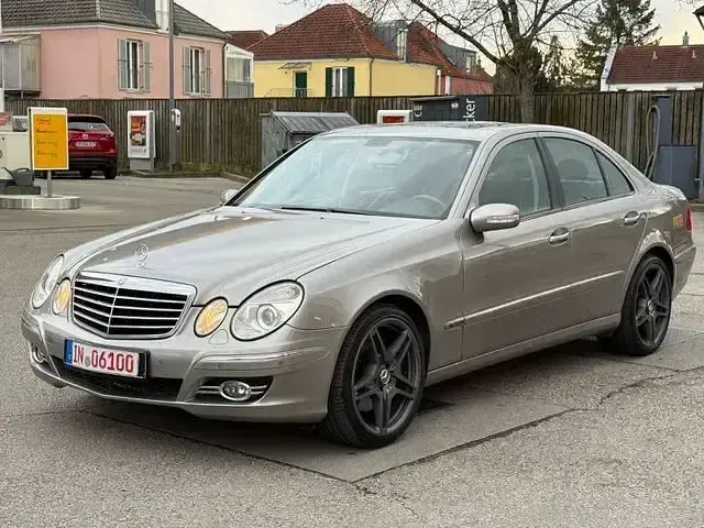 Gebraucht Mercedes E500 AMG 306 PS (225 kW) 2004 Silber Limousine