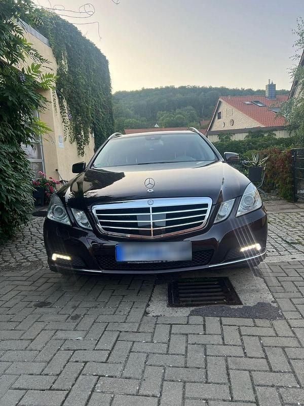 Gebraucht Mercedes E350 Elegance 231 PS (169 kW) 2010 Braun Kombi