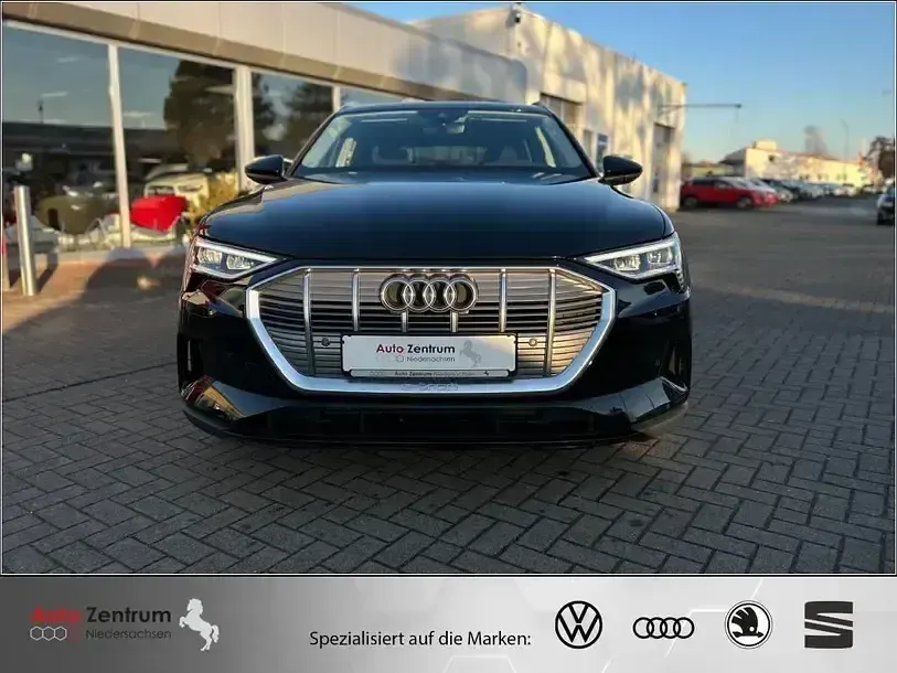 Używany Audi e-tron Sport 300 kW (408 KM) 2022 Czarny SUV