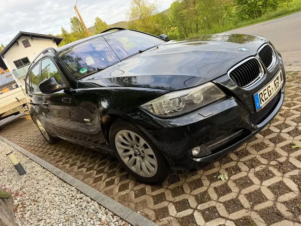 Gebraucht BMW 320 177 PS (130 kW) 2009 Schwarz Kombi
