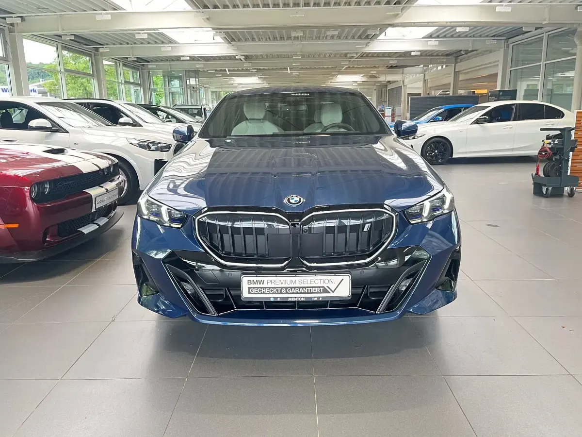 Gebraucht BMW i5 M Sport 250 kW (340 PS) 2025 Blau Limousine