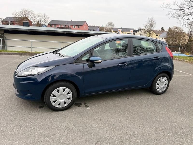 Gebraucht Ford Fiesta Trend 82 PS (60 kW) 2009 Blau Kleinwagen