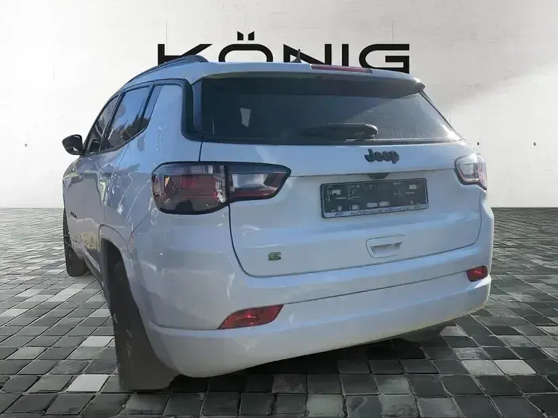 Gebraucht Jeep Compass 131 PS (96 kW) 2024 Weiß SUV