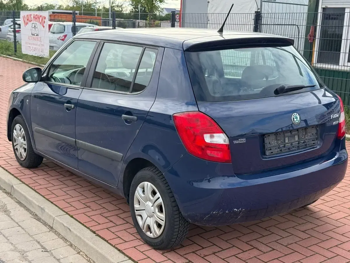Gebraucht Skoda Fabia Cool Edition 60 PS (44 kW) 2012 Blau Limousine