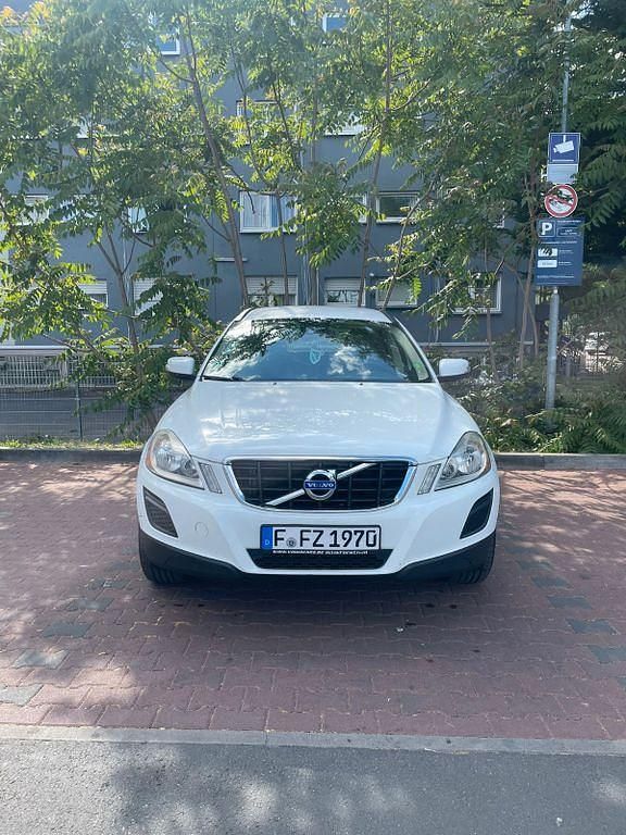Gebraucht Volvo XC60 Momentum 163 PS (119 kW) 2011 Weiß SUV