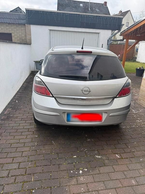 Gebraucht Opel Astra 116 PS (85 kW) 2008 Grau Kleinwagen