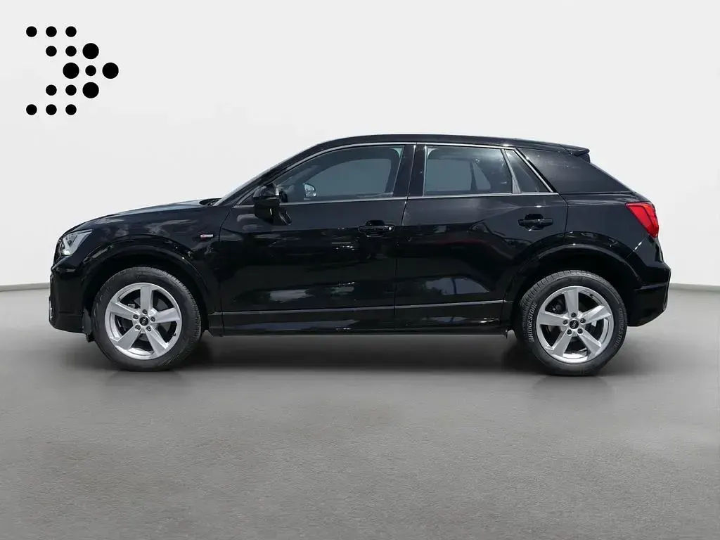 Gebraucht Audi Q2 S-Line 116 PS (85 kW) 2024 Mythosschwarz metallic SUV