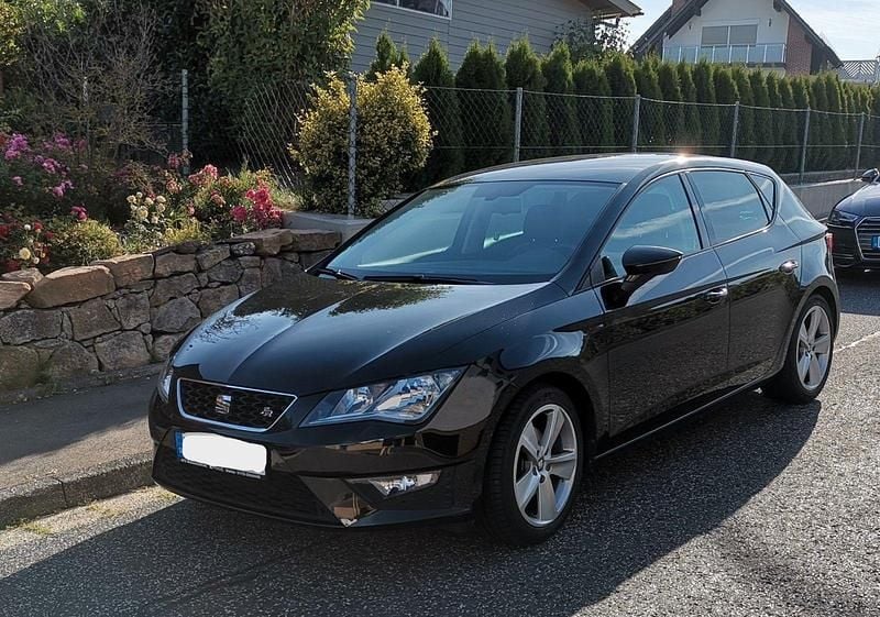 Schwarz Gebraucht 2014 Seat Leon FR Kombi | 8.500 € (Guter Preis) - Bild 1/4