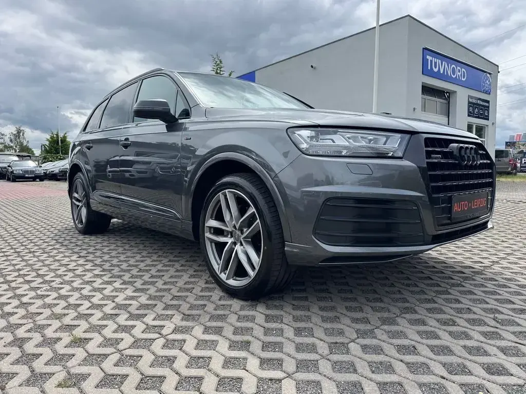 Gebraucht Audi Q7 Black Edition 272 PS (200 kW) 2017 Grau SUV