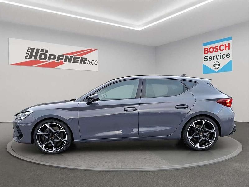 Neu Cupra Leon VZ 300 PS (220 kW) 2025 Grau Limousine