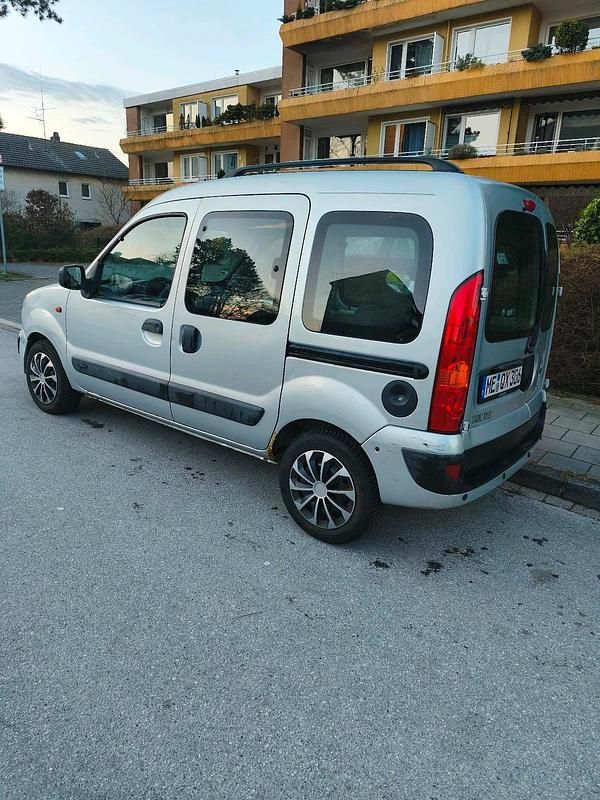 Gebraucht Renault Kangoo 80 PS (58 kW) 2003 Silber Van / Kleinbus