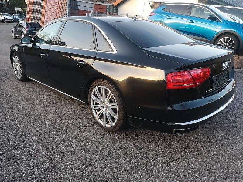 Gebraucht Audi A8L Ambiente 371 PS (272 kW) 2011 Schwarz Limousine