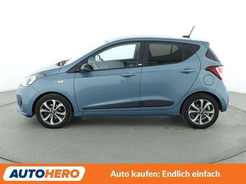 Gebraucht Hyundai i10 Passion Plus 67 PS (49 kW) 2018 Blau Kleinwagen