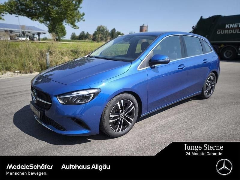 Blau Gebraucht 2025 Mercedes 200 Progressive Limousine | 32.840 € (Fairer Preis) - Bild 1/4