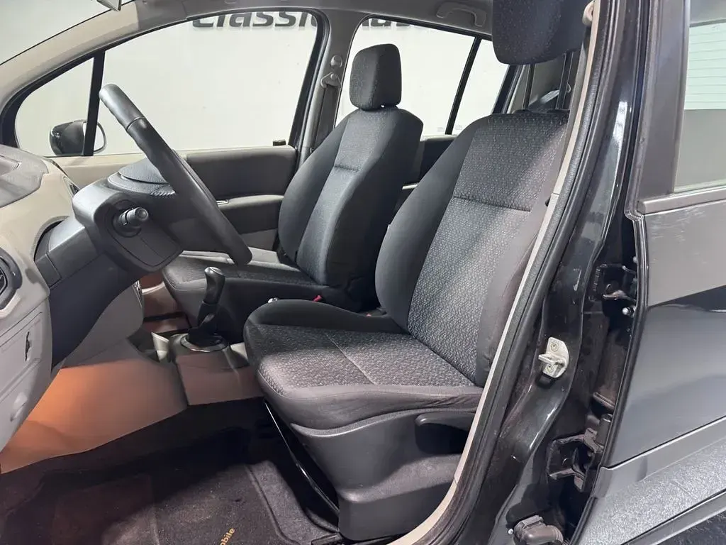 Occasion Renault Modus Dynamique 75 ch (55 kW) 2004 Noir Monospace