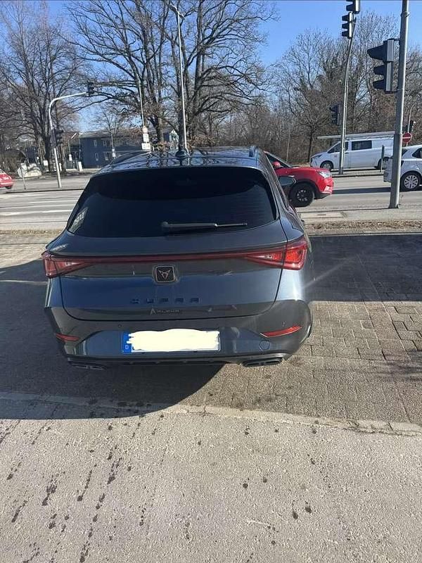 Second-hand Cupra Leon 150 CP (110 kW) 2023 Berlinǎ