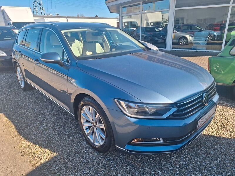 Usata VW Passat Comfortline 220 CV (161 kW) 2016 Blu Station wagon